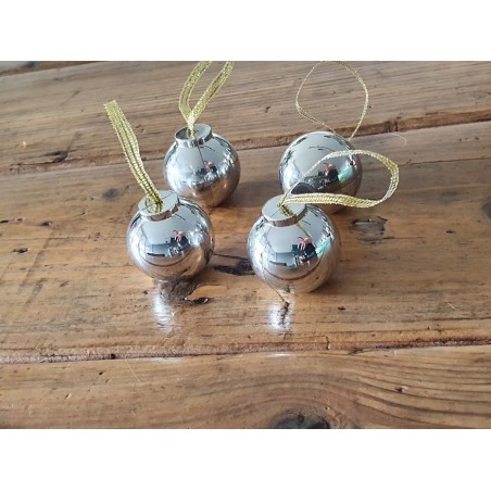 kerstballen als lipbalsem